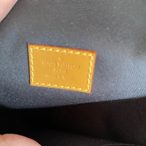 Mens lv drip backpack authentic like new - Picture 4 of 8